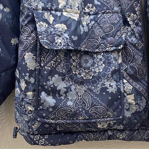 American Eagle AEO  Chill Blue Paisley Floral Reversible Puffer Jacket Size M