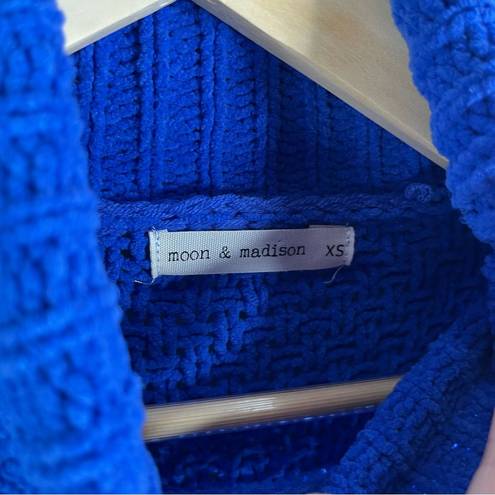The Moon  & Madison | Blue Chenille Turtleneck Sweater XS