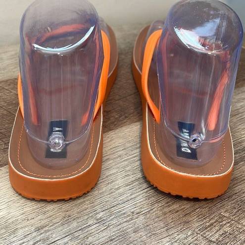 DKNY  Madi Orange Flip Flops Size 8 NWOB