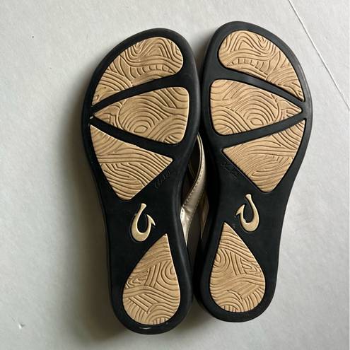 Olukai  Ho’opio Sandals bubbly/ black size 7 flip flops