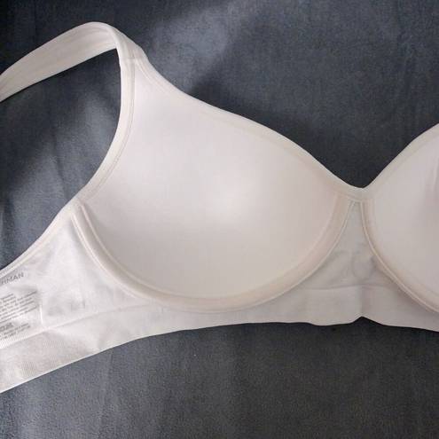 Carole Hochman  Small Seamless Comfort Bra Wire Free Molded Cups Straps White