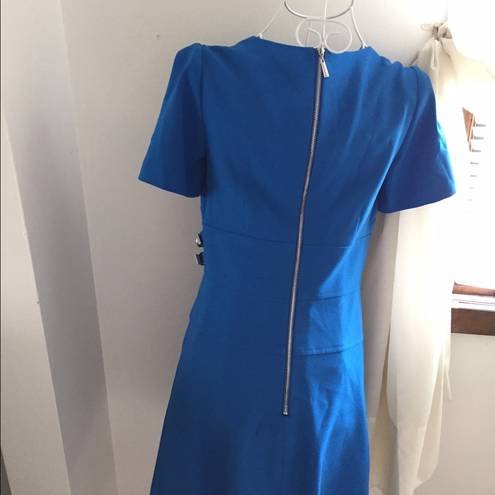 Laundry by Shelli Segal  gorgeous blue dress with double  buckle detail size 2