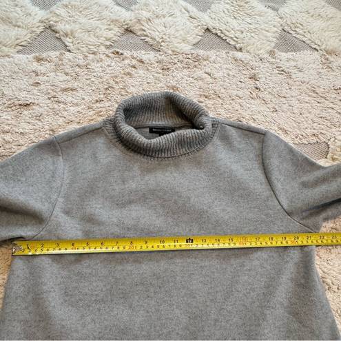 Banana Republic  gray turtleneck sweater size medium