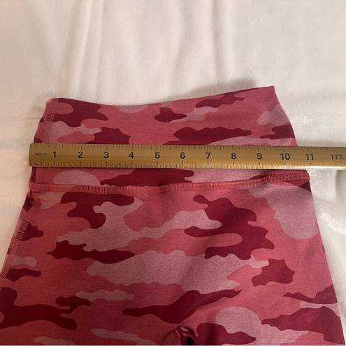 Bombshell sportswear  Fit Camo Leggings in Hibiscus Camo Medium NEW