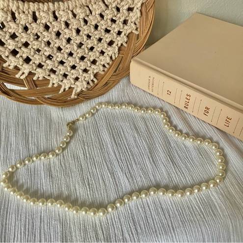 American Vintage Vintage “Juno” Pearl Necklace Classic Elegant Feminine Layering Apricot Iridescent 