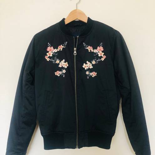 American Eagle Floral Embroidered Black Puffer Bomber Jacket