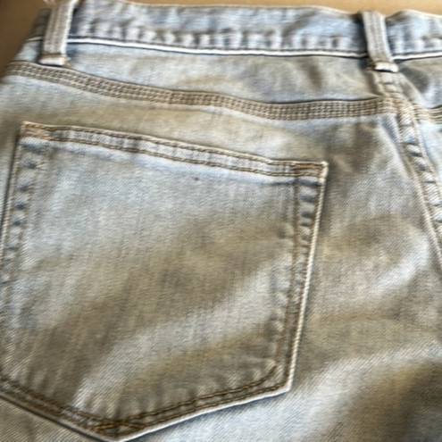 Gap 1969  gap jeans shorts 27 color light blue  length 13