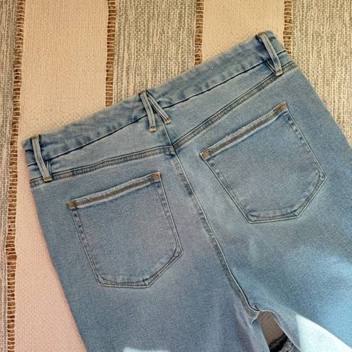 Good American  Good Curve Light Blue High Rise Bootcut Jeans Women’s Size 12/31