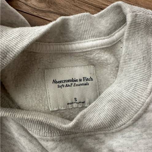 Abercrombie & Fitch  Crewneck