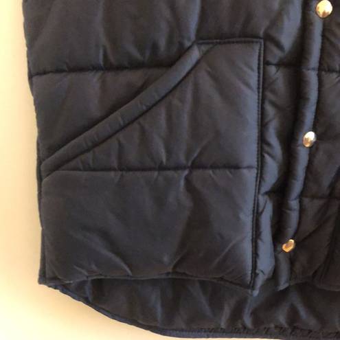 JC Penny  quilted vest blue color size large