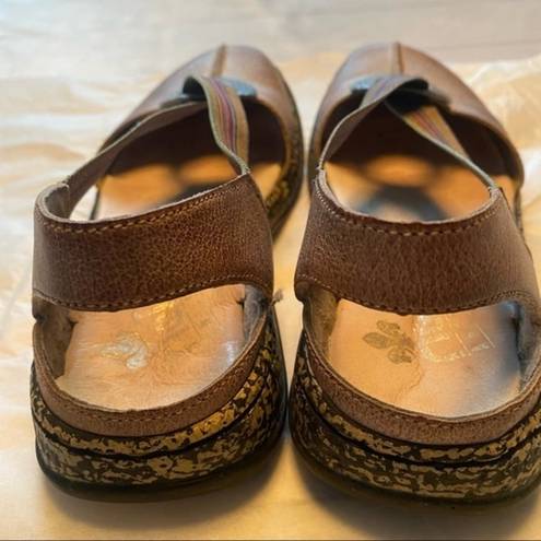 Daisy Rieker Antistress  Medallion Beige Flat Sandals US 6
