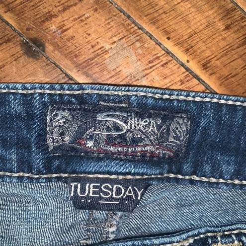 Silver Jeans  cutoff raw hem Bermuda Tuesday low rise 28 jean shorts