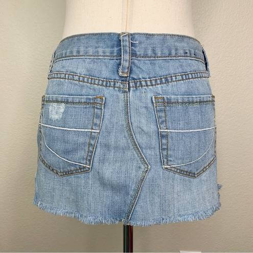 Urban Behavior Vintage Distressed Frayed-Hem Blue Denim Mini Skirt