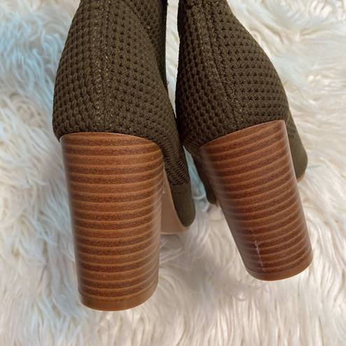 Charlotte Russe  open toes booties size 6 excellent condition dark green color