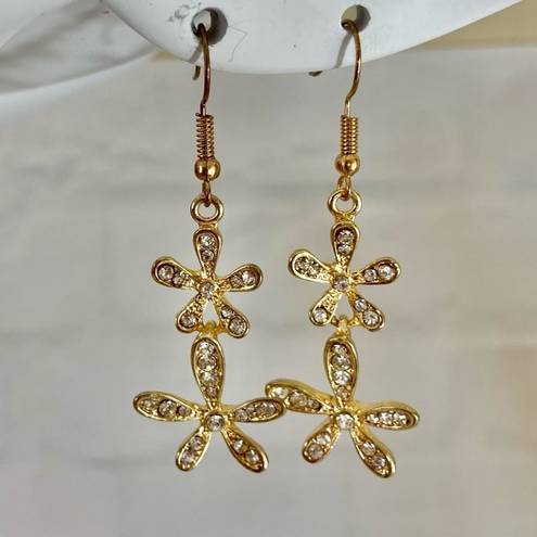 Daisy Gold tone rhinestone floral dangle earrings,  flower fashion jewelry