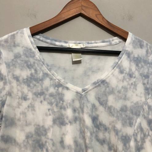 Matty M  Vneck Short Sleeve Tie Front Tee Blue/White Tie Dye Medium