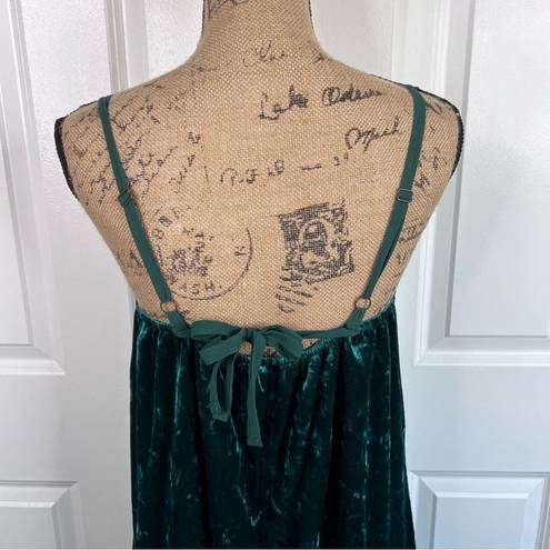 Bobeau Sz M  Green Velvet Spaghetti Strap Dress