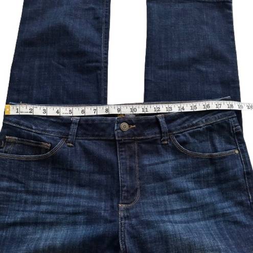 Lee  Jeans Regular Fit Dark Wash Mid Rise Secretly Shapes Straight Leg Size 16S