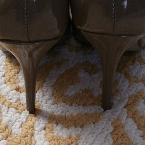 Penny Loves Kenny  Taupe Pointed Toe Pumps Heels Size 7.5M