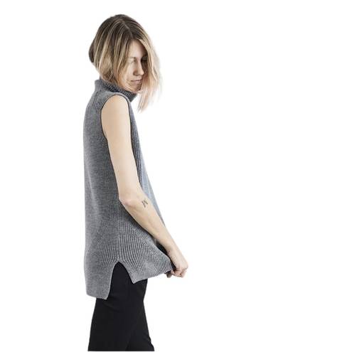 Everlane  🐑 The Chunky Wool Knit Sleeveless Turtleneck Pullover