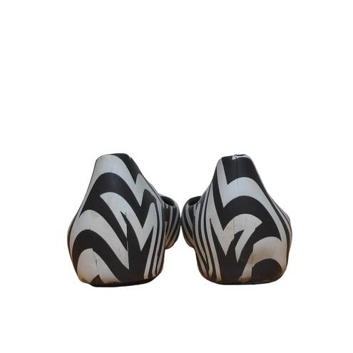 Melissa  + Gareth Pugh Womens Ballet Flats Shoes Black White Slip On Geometric 10