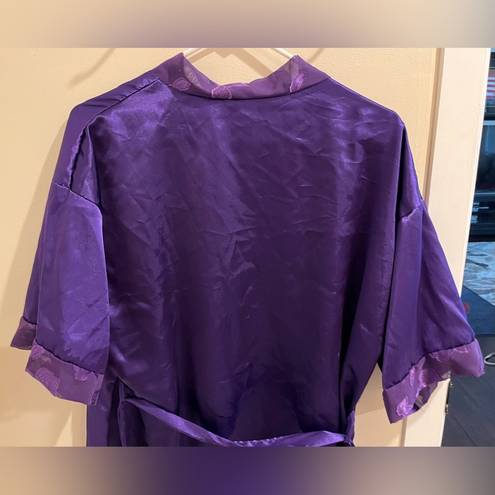 Petra Fashions Vintage  Size Large Violet Silky Night Robe with Tie Belt