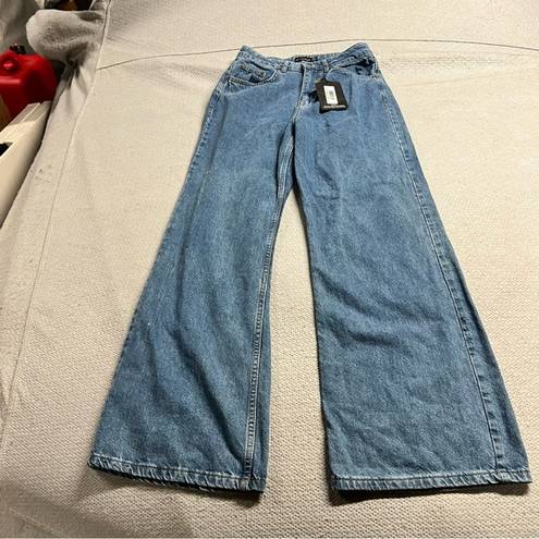 Pretty Little Thing  Shape Mid Blue Wash Bum Rip Wide Leg Jeans Size 6 NWT