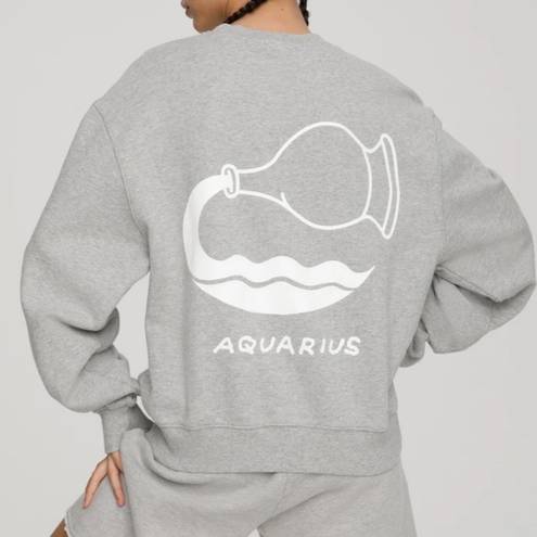 Good American  Aquarius Crewneck