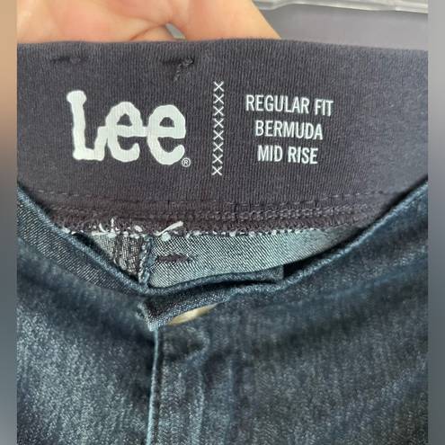 Lee size 16 dark blue mid rise Bermuda jean shorts