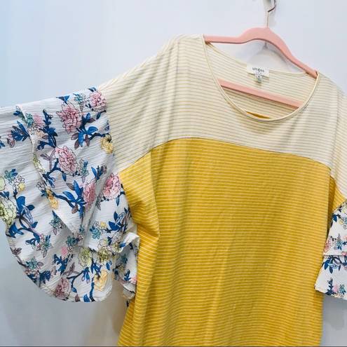 Umgee Boho Boutique floral yellow  shirt size Medium