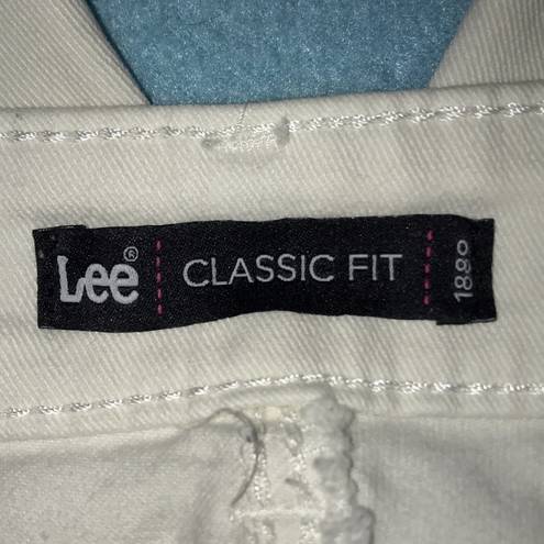 Lee  CLASSIC FIT 1889 white vintage 90’s stretchy jeans  size 30 X 28