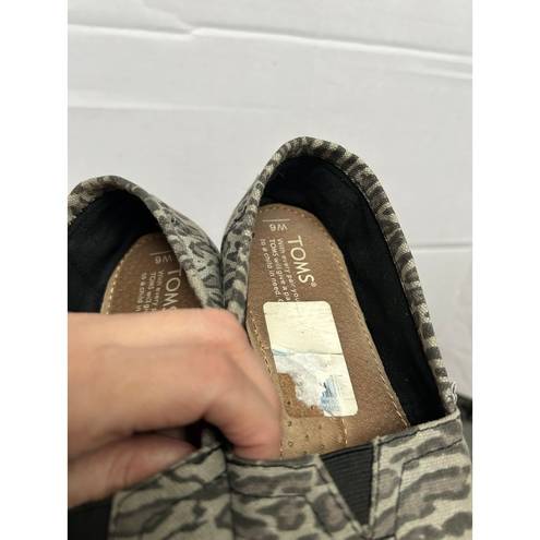 Toms Classic Animal Print Size 6 Women’s Slip On Flats Shoes