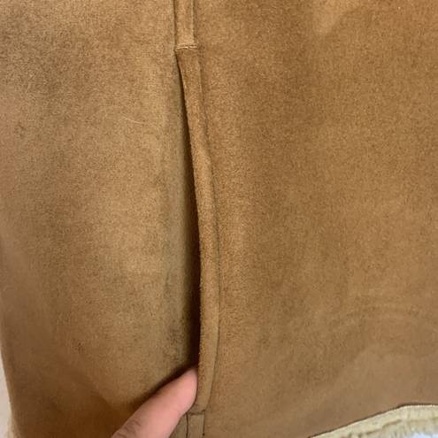 L.L.Bean  women's large vest faux suede and Sherpa lined gorp tan camel