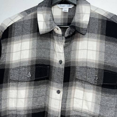 Old Navy  The Boyfriend Flannel Shirt Womens Size M Black Gray Plaid Cotton L/S