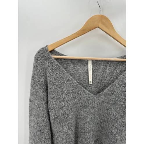 Babaton The Group by  Aritzia Sweater Women 2XS Grey V-Neck Long Sleeve Cropped