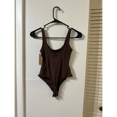 SKIMS New  Fits Everybody Square Neck Bodysuit Size Small Cocoa NWT