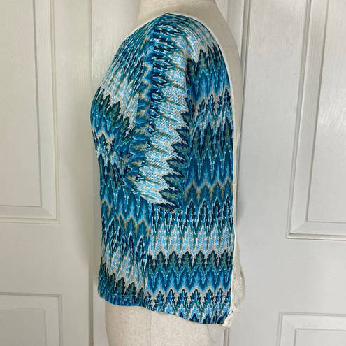 Lily White Blue chevron short sleeve top women's medium crochet round neck deep V lace back