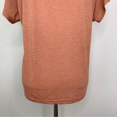 The Comfy Emery Rose Women’s Size Medium V-neck Batwing Short Sleeves Tee