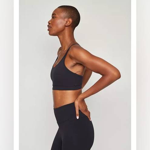 infinity NWT FOURLAPS  Black Sports Bra