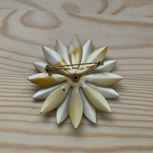 Daisy Vintage Enameled Metal 2 Tone Brown and White  Brooch Pin