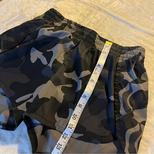 Athleta  Racer Run Short Small Camo black gray shorts running