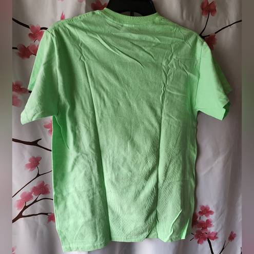 One Piece NWT PacSun  Nico Robin Green Crew Neck Short Sleeve Shirt Size Small