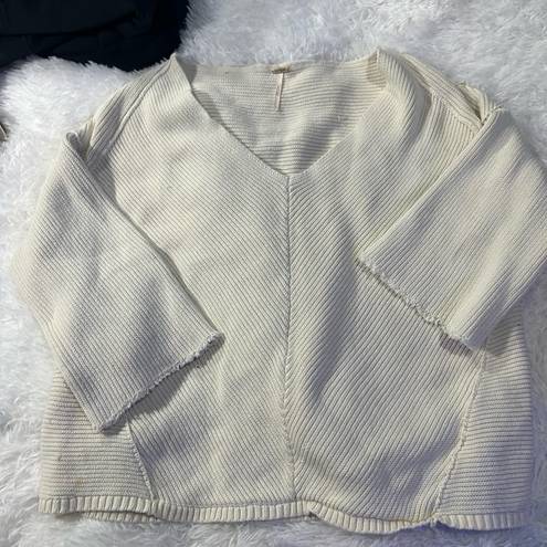 Free People #129  size large heavy sweater, B2