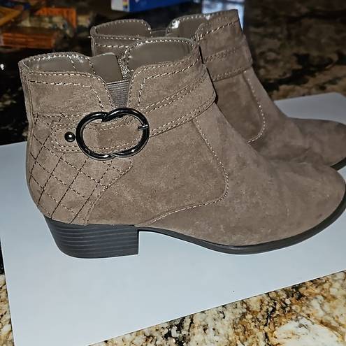 Unisa Brown faux suede ankle boots