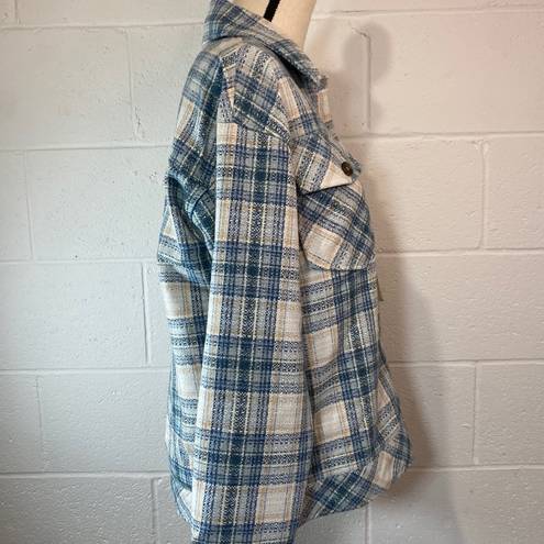 Boston Traders  Women's White and Blue Plaid Shacket Shirt Jacket