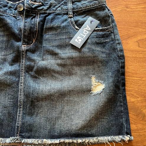 Apt. 9  Kohls Distressed Blue Jean Mini Skirt Denim Raw Edges Size 12 NWT