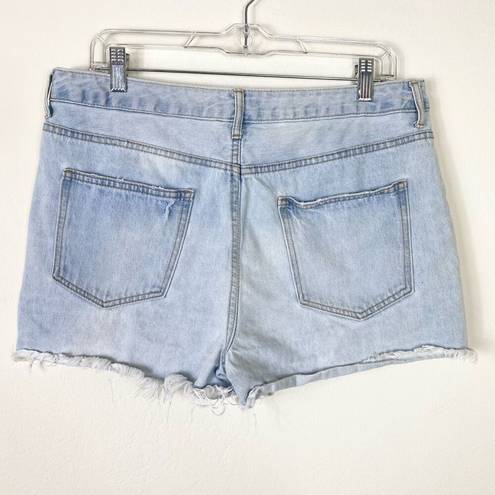 Forever 21  Light Wash Distressed Denim Raw Hem High Rise Jean Shorts Size 31