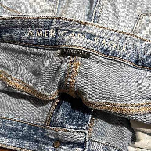 American Eagle EUC  18R Distressed Jeans