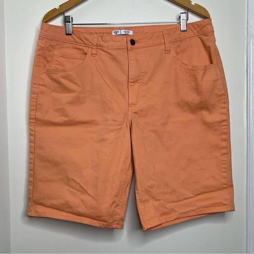 Riders By Lee  Mid Rise Bermuda Length Denim Jean Shorts Women’s Size 18 M Peach