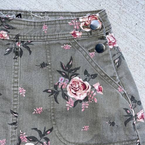 Divided H&M  Floral Distressed Jean Mini Skirt Sz 4 Women’s Olive / Army Green